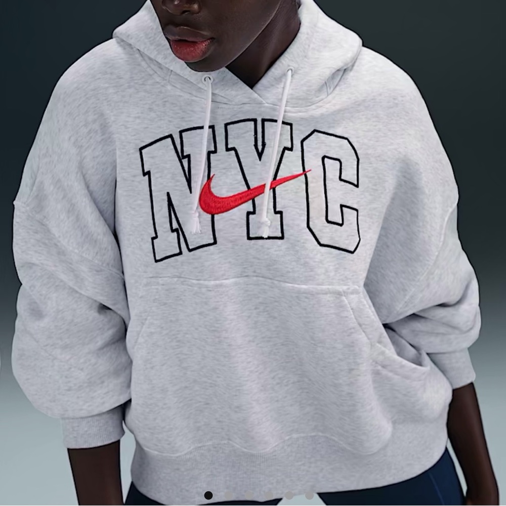 Nike Sportswear Phoenix Fleece
Women's Over-Oversized Hoodie